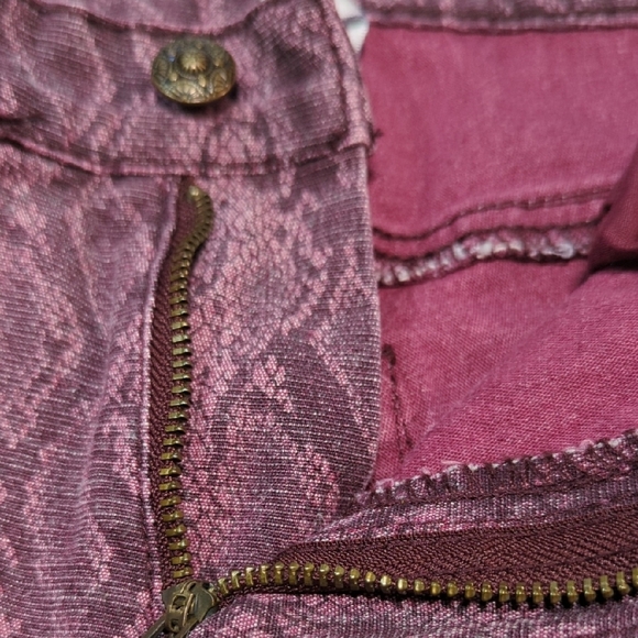 DG2 by Diane Gilman Purple Snake Print Jeggings - Picture 7 of 12